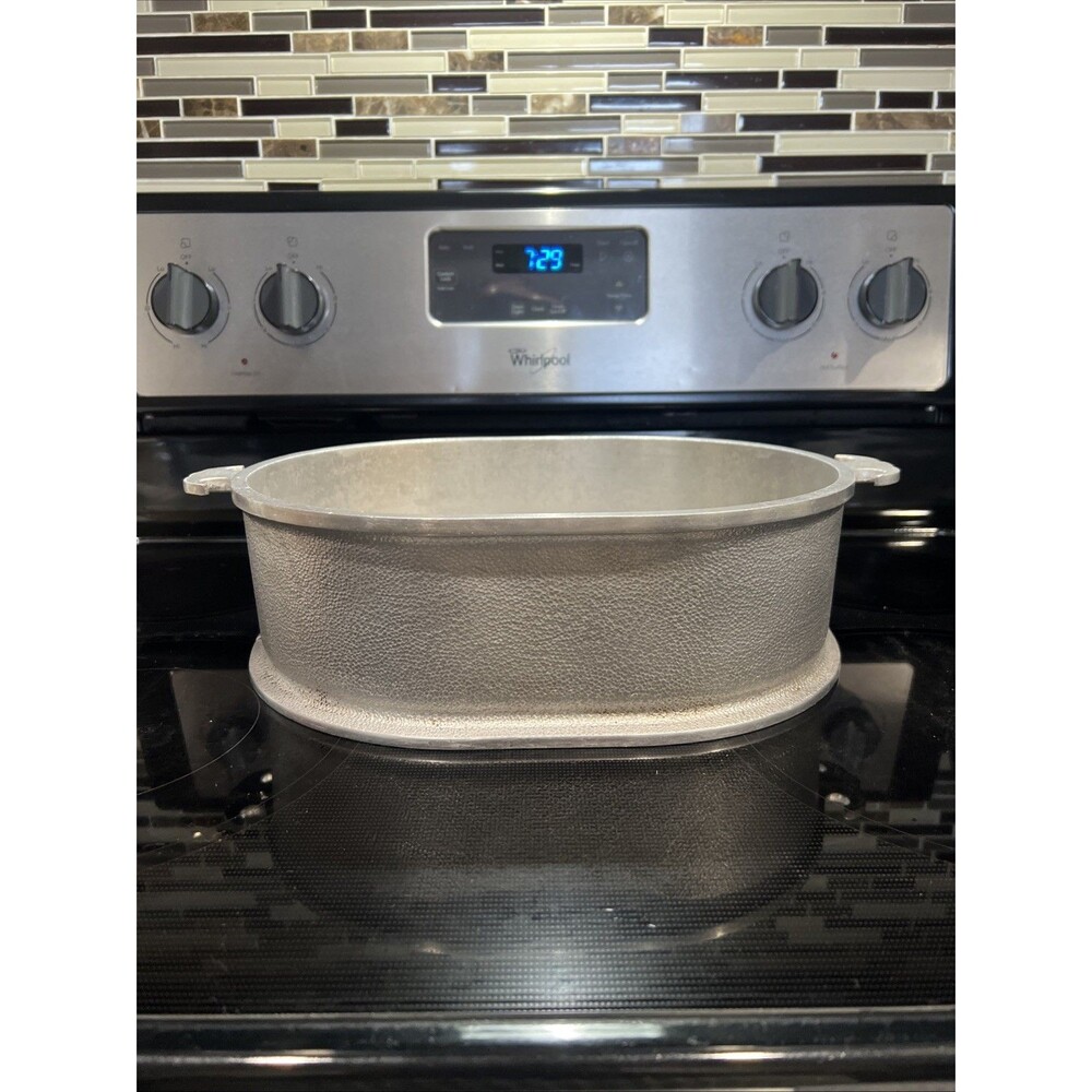 Vintage Guardian Service Ware Roaster Hammered Dutch Oven (no lid) - Picture 3 of 6